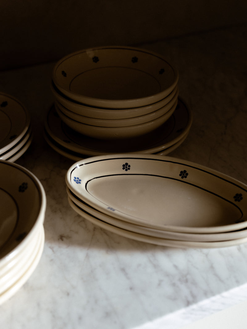 No 9. Small Oval Apulian Plate